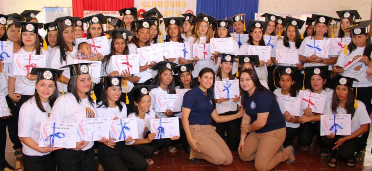 49 beneficiarias del Programa Ikatu reciben certificación profesional en San Pedro del Ycuamandyju