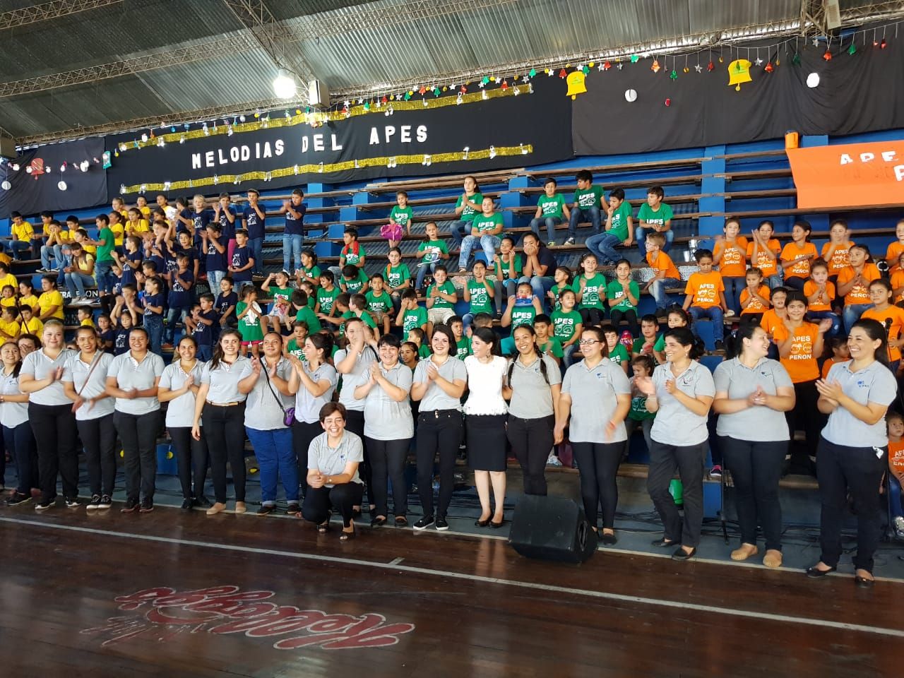 Niños y adolescentes de los Proyectos APRIS ofrecieron villancicos de Navidad