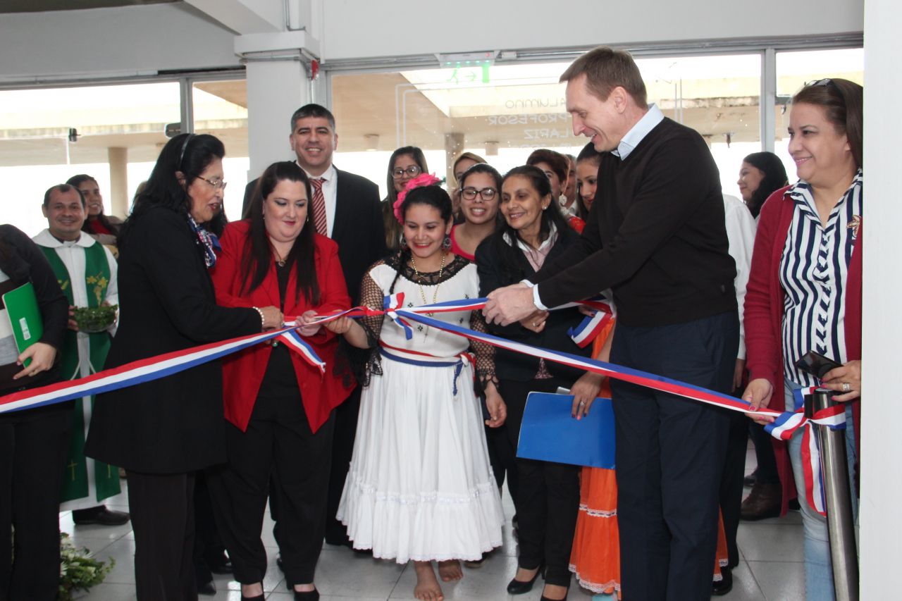 Retail y el Ministerio de Educación y Ciencias presentaron  un renovado Colegio Interno