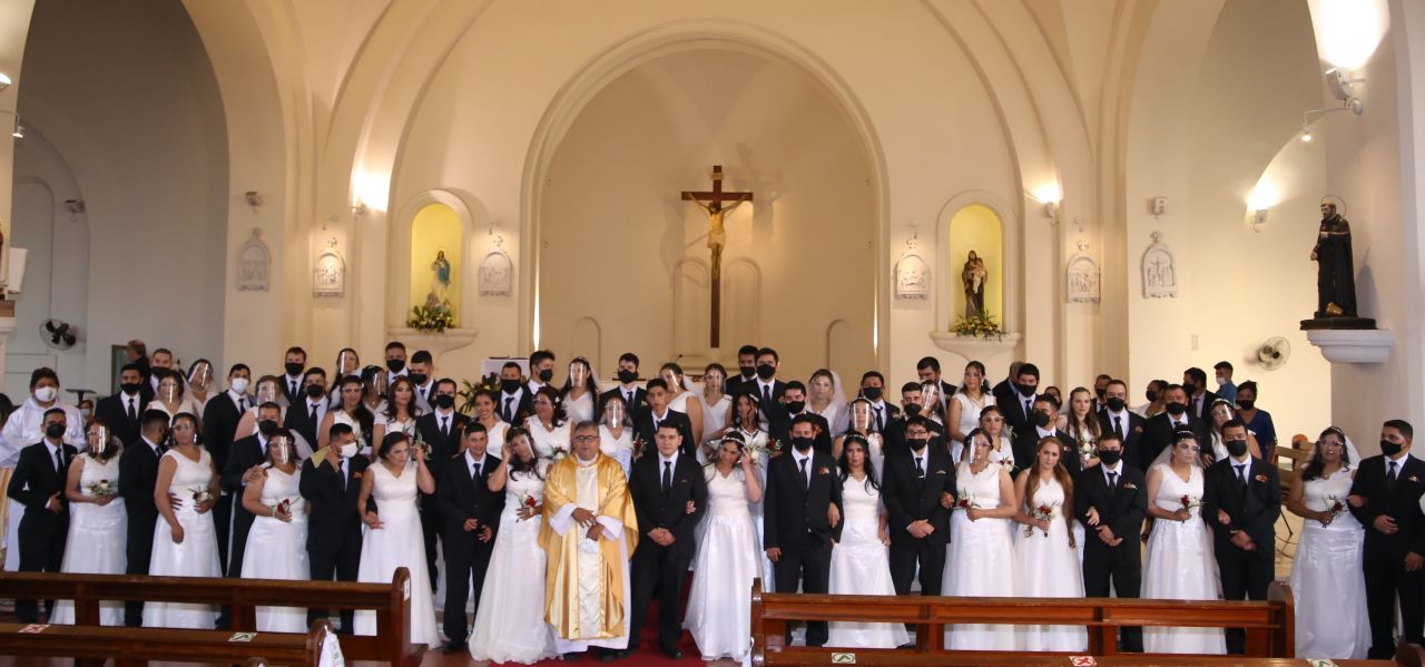 Gracias a la Fundación Santa Librada, parejas dieron el sí en un conmovedor Casamiento Comunitario