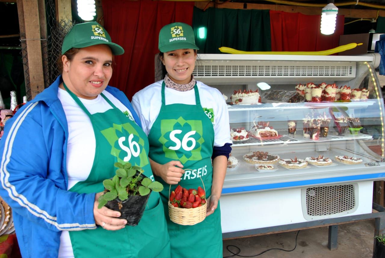 Tradicional Expo Frutilla en Areguá con apoyo del Superseis