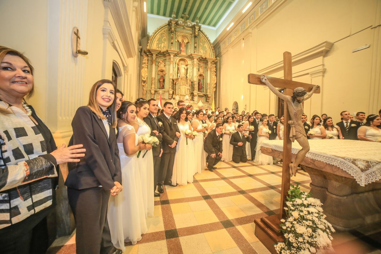 Ochenta parejas dieron el “Sí, quiero” durante una emotiva Boda Comunitaria en Asunción