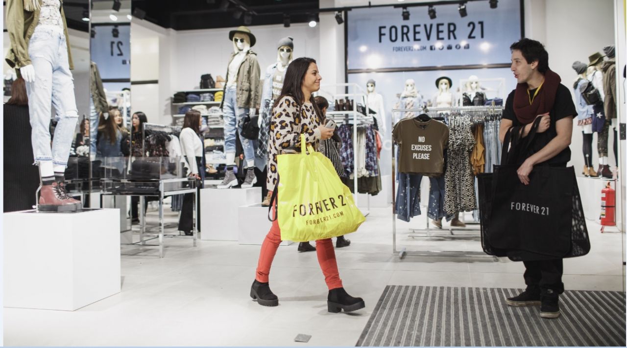 Forever 21 cuida al medioambiente con sus bolsas amigables