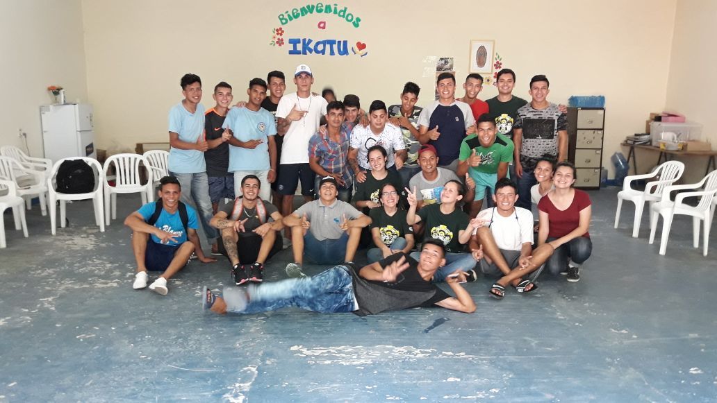 30 jovenes del barrio Tablada son beneficiados con el Programa Ikatu