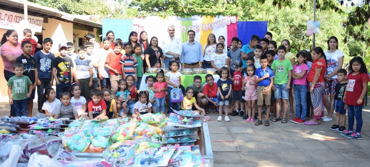 Stock celebra el día de Reyes con niños de Paraguarí